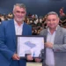 Amélio Cayres recebe Título de Cidadão Araguainense pela atuação articuladora e municipalista