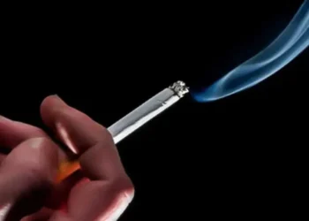 O pesquisador do Inca destaca que o aumento da taxação em cima do preço de varejo não é suficiente para diminuir o consumo de cigarro, se o preço mínimo continuar baixo
crédito: Divulgação/Banco Mundial/ONU