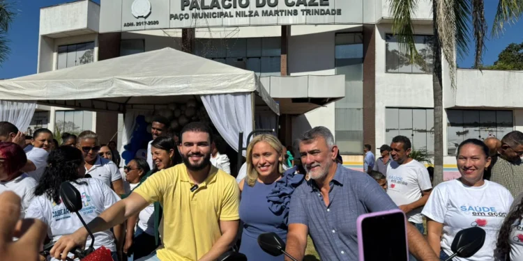 Amélio prestigia comemoração dos 36 anos de Caseara ao lado da população e lideranças políticas