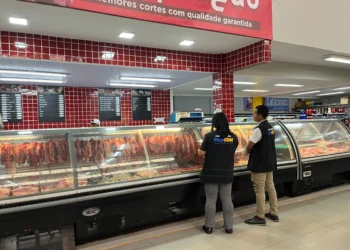 O Procon Tocantins realiza esse levantamento mensalmente e ressalta que, além do preço, é essencial verificar se o produto segue os padrões de higiene e segurança alimentar.