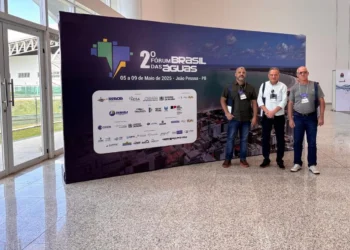 Diretor de Planejamento e Gestão dos Recursos Hídricos, Aldo Azevedo, o gerente de Hidrometeorologia, Rogério Noleto e o geógrafo do monitoramento Qualiágua da Semarh, Odair Mateus - Foto Divulgação Semarh