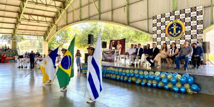 Eduardo Siqueira Campos prestigia formatura de Fiscais da ETI Almirante Tamandaré