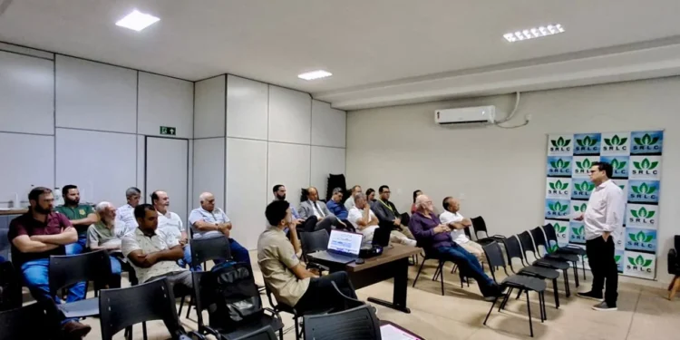 APROEST debate plano de monitoramento hídrico com NATURATINS em assembleia com produtores