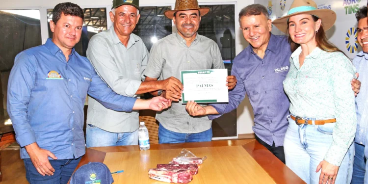 No 4º dia da Agrotins 25 anos, Wanderlei Barbosa oficializa adesão de Palmas a selo estadual que autoriza venda de produtos de origem animal em todo o Tocantins