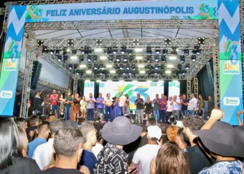 Governador Wanderlei Barbosa prestigiou nessa quarta-feira, 14, a programação comemorativa do aniversário do município de Augustinópolis