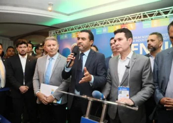 Eduardo Siqueira Campos destaca protagonismo de Palmas e propõe pacto habitacional durante abertura do Fórum Norte-Nordeste da Indústria da Construção Civil