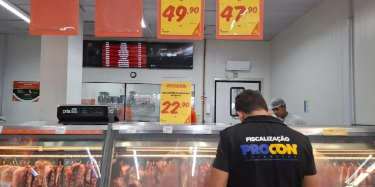 Procon Tocantins encontra variação de até 101% nos preços das carnes em Araguaína