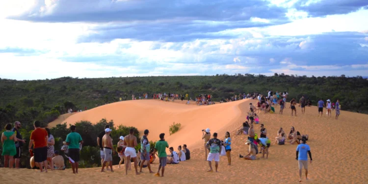 Geridas pelo Naturatins, Dunas do Parque Estadual do Jalapão recebem mais de mil turistas durante o feriado do Dia do Trabalhador