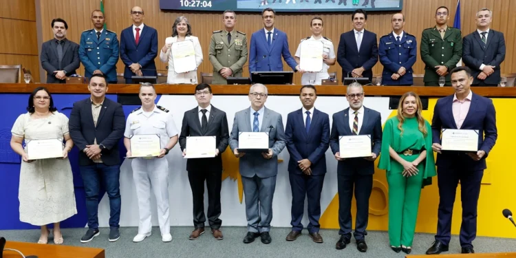 Assembleia Legislativa presta homenagem aos 25 anos da Marinha noTocantins