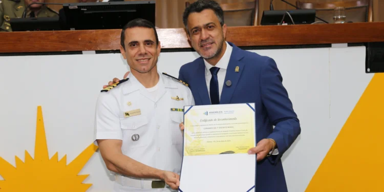 Deputado Luciano preside sessão solene em homenagem aos 25 anos da Marinha no Tocantins
