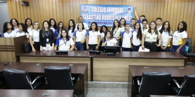 Estudantes de Brasilândia participam do projeto Visita Guiada na Aleto