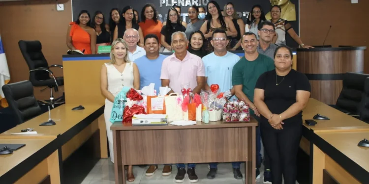 Câmara de Miracema homenageia mães