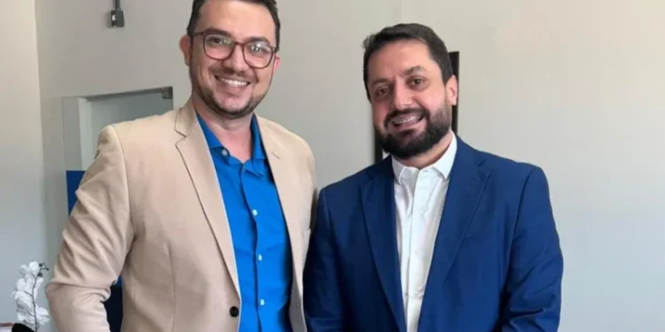 Vereador Dr. Vinicius Pires realiza visita institucional à Secretaria Municipal de Administração de Palmas