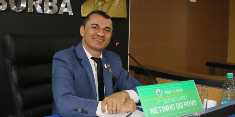 Netinho do Povo: Entulhos e água para Cemitério do Correntinho