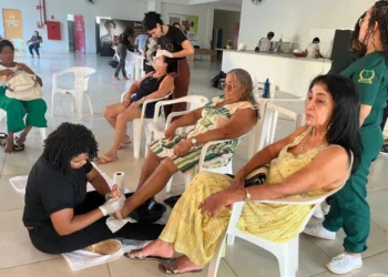 Idosos participam de palestra e ações de cuidados no Parque da Pessoa Idosa Francisco Xavier de Oliveira em Palmas