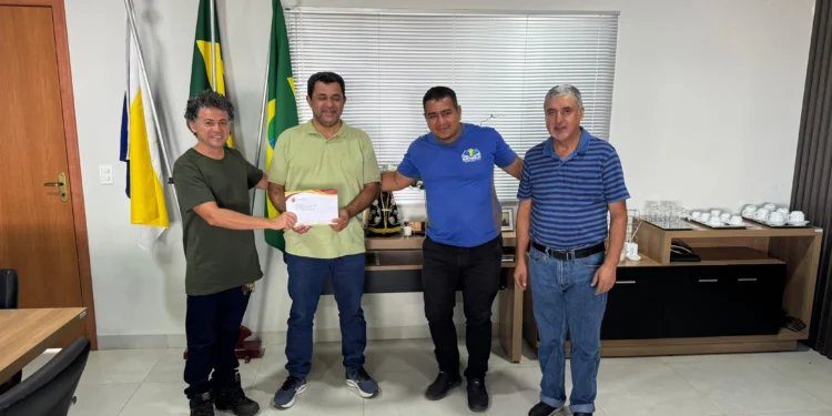 Tocantínia: Em reunião com membros da Igreja Católica João Alberto afirma que é fundamental fortalecer laços