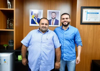 Itapiratins recebe R$ 200 mil de Léo Barbosa para construção de novo campo de futebol society