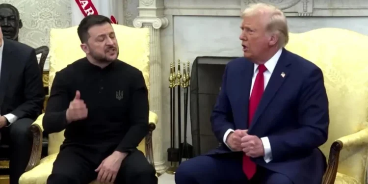 Donald Trump e Volodymyr Zelensky nos Estados Unidos. • Reprodução/Reuters