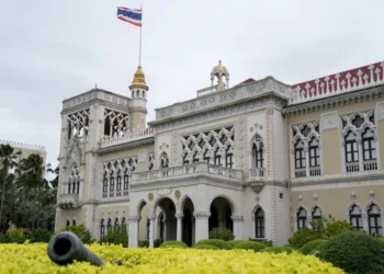Fachada da sede do governo da Tailândia em Bangkok — Foto: Stefani Reynolds/AP