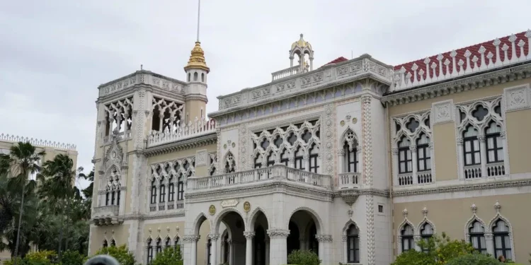 Fachada da sede do governo da Tailândia em Bangkok — Foto: Stefani Reynolds/AP