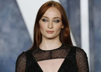 Atriz Sophie Turner é Sansa em "Game of Thrones" • Robert Smith/Patrick McMullan via Getty Images