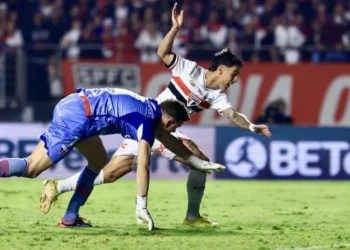 Lance do pênalti em Ferreirinha em São Paulo x Fortaleza • MARCELLO ZAMBRANA/AGIF - AGÊNCIA DE FOTOGRAFIA/AGIF - AGÊNCIA DE FOTOGRAFIA/ESTADÃO CONTEÚDO