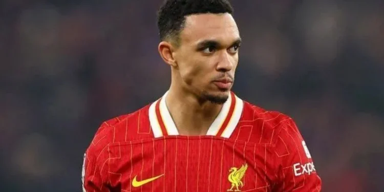 Alexander Arnold está no Liverpool há 20 anos • Reprodução/Liverpool
