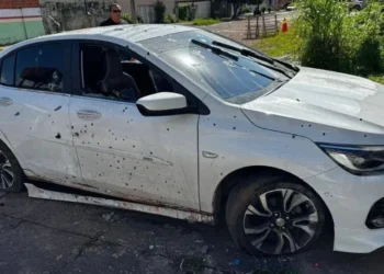 Estado em que o carro em que os jovens estavam ficou • Reprodução/Redes Sociais