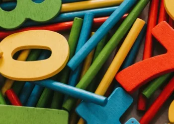 Livros podem ajudar no processo de aprendizagem da matemática • Ximena Balderas/Unsplash