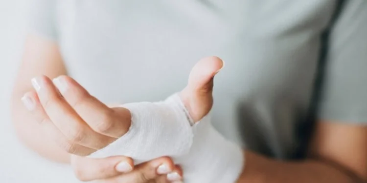 Luz artificial e lúpus: lâmpadas e telas podem agravar sintomas da doença