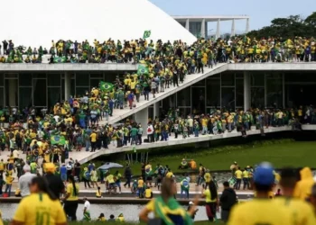 Invasão de prédio do Congresso Nacional durante atos criminosos de 8 de janeiro de 2023 • Marcelo Camargo/Agência Brasil