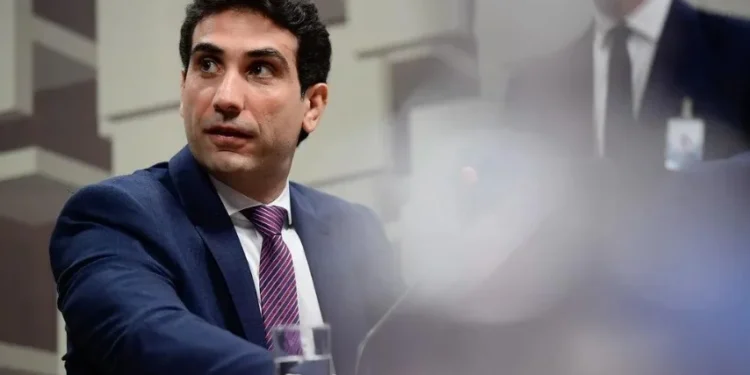 Rotatividade no trabalho evidencia desafios do BC, diz economista