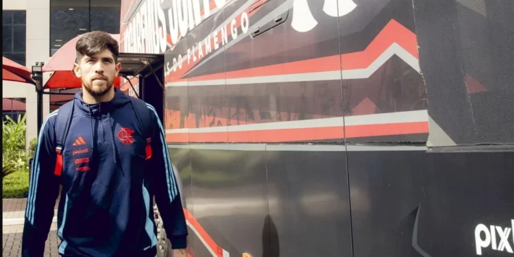 Flamengo avalia mudar protocolos de segurança em viagens após carro baleado