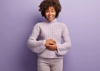 Os tratamentos disponíveis atualmente ajudam evitar crises e permitem que o paciente tenha uma vida ativa e produtiva -
crédito: wayhomestudio/ FreePik