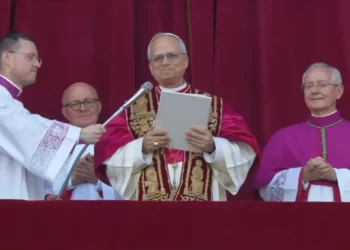 Robert Prevost, o papa Leão XIV, em seu primeiro discurso • Reprodução/Reuters