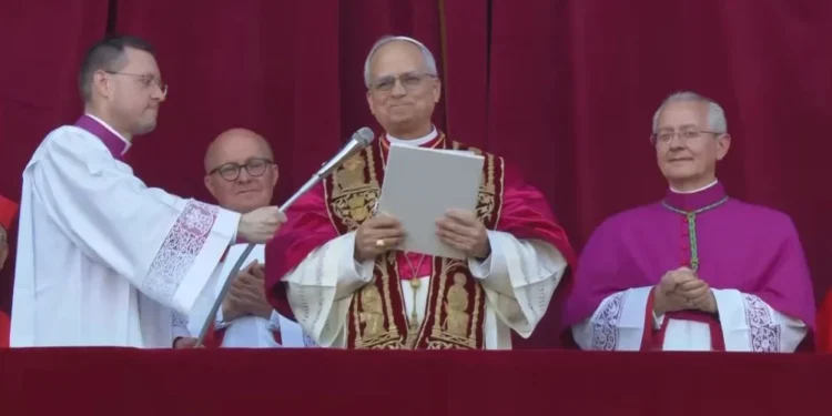 Papa Leão XIV faz primeiro discurso a fiéis no Vaticano; veja íntegra
