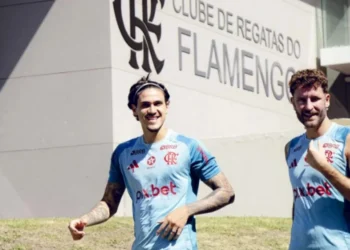 Pedro e Léo Pereira em treino no CT do Flamengo • Gilvan de Souza / Flamengo