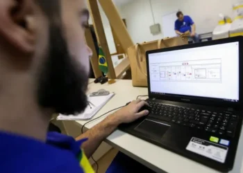 As aulas são on-line e oferecidas pelo MEC • Marcelo Camargo/Agência Brasil