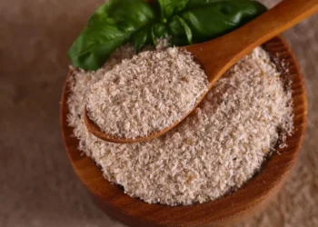 Psyllium se popularizou por possíveis efeitos emagrecedores por aumentar a saciedade • olgakr/GettyImages