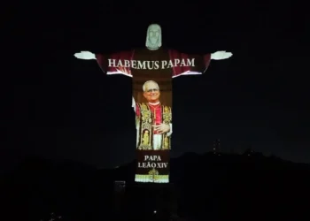 Homenagem ocorreu na madrugada desta sexta-feira (9) • Leonardo de Macedo Costa/Santuário Cristo Redentor