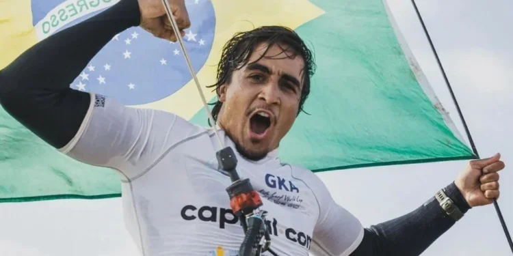Pedro Matos, atleta de kitesurf • Divulgação/Pedro Matos