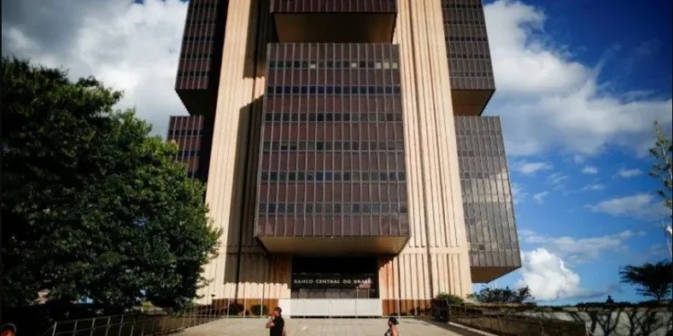 Alta da Selic já tem contribuído para moderação do PIB, diz ata do Copom