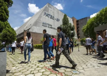 Inscrições para 12.550 vagas em cursos superiores de tecnologia gratuitos podem ser feitas até o dia 6 de junho • Governo de SP