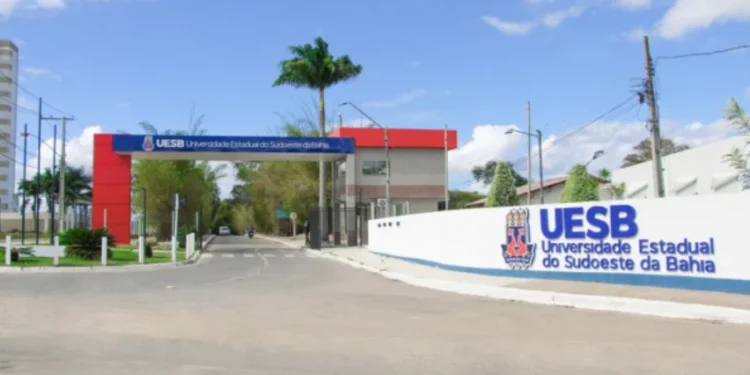 UESB oferece vagas para estudantes com ensino superior completo