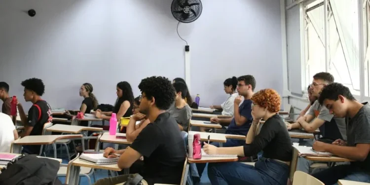 Novo Fies: Caixa amplia prazo para alteração em contratos