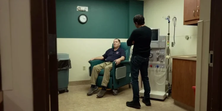 Homem com rim de porco diz que transplante o fez “nascer de novo”