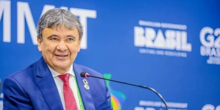 Não há proposta para aumento do Bolsa Família a R$ 700, diz ministro