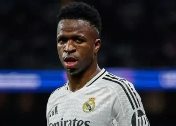 Torcedores espanhóis são condenados à prisão após racismo contra Vini Jr.