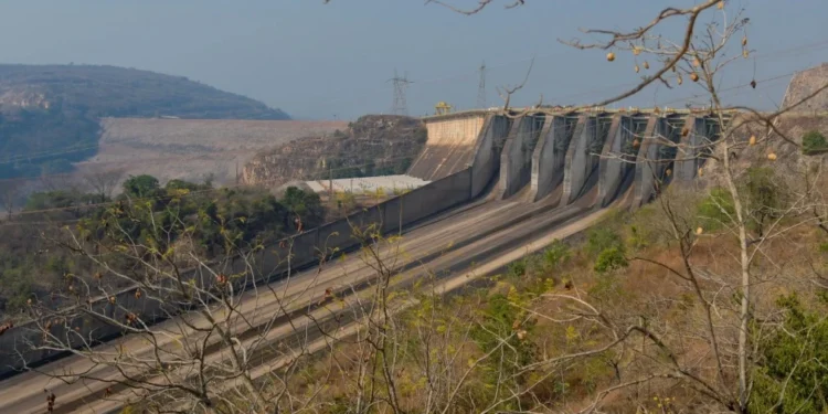 ONS vê queda maior da carga de energia elétrica no Brasil em maio