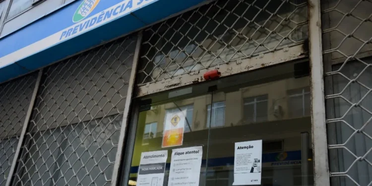 Associação aproveitou agências fechadas para fraudar INSS, diz polícia